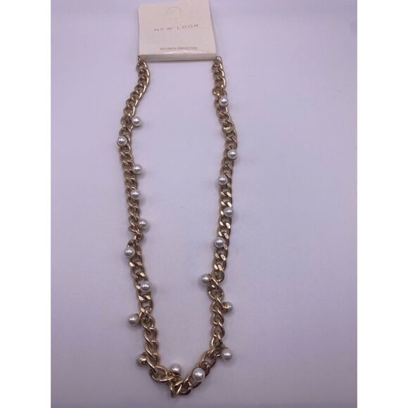 4/$20 New Look Gold & Pearl Necklace - Picture 1 of 7